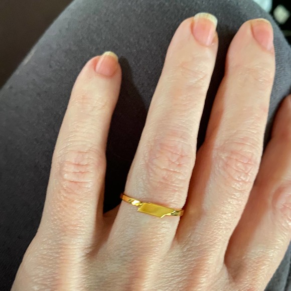 14K Gold Ring 6 NEW in glass vial on size 7 GIFT Midi ring